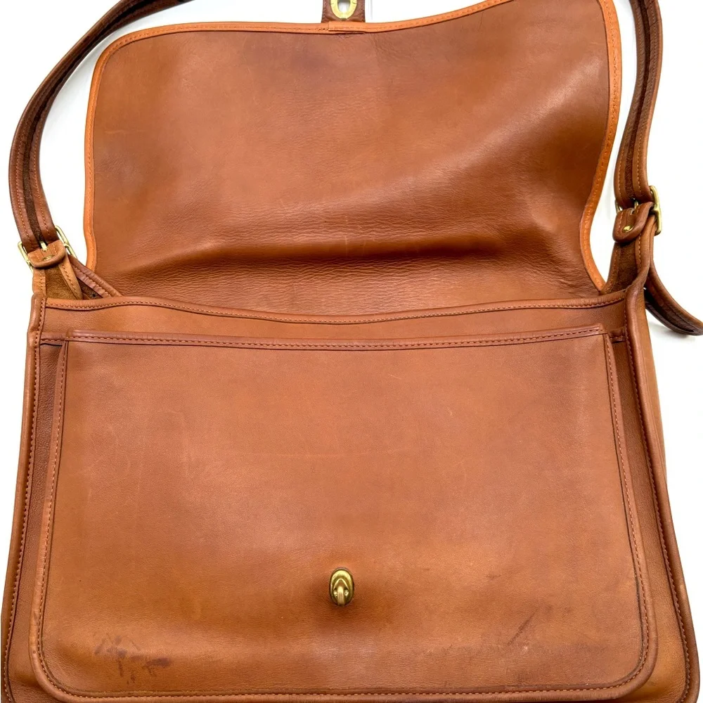 Vintage Coach Devil Wears Prada 2 Metropolitan Messenger Bag - Picture 4 of 12
